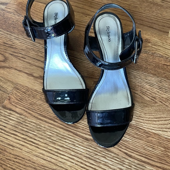 Style & Co Patent Sandals, Size 8M - Picture 3 of 7